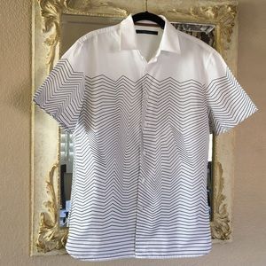 Perry Ellis shirt. Short sleeved. White/black. M